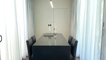 Cabin - Block 77 | Private kitchen | Mini-fridge, microwave, electric kettle, cookware/dishes/utensils