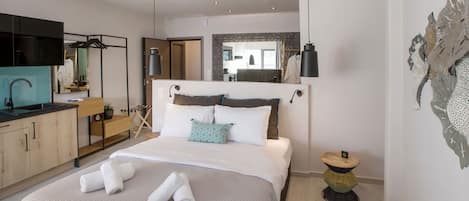 1 bedroom, in-room safe, desk, iron/ironing board