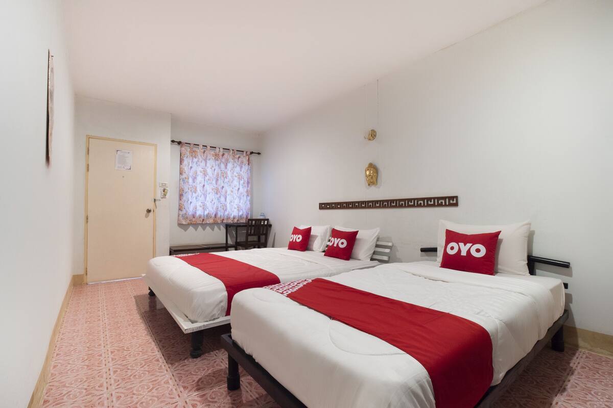 Suite familiar | Minibar, escritorio, wifi gratis y ropa de cama