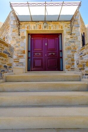 Exterior detail - Syros - Vari apartment with panoramic views (Syros -Vari)