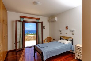 4 bedrooms - Syros - Vari apartment with panoramic views (Syros -Vari)