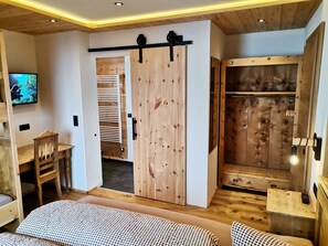 2 slaapkamers, reisbedje, gratis wifi, beddengoed