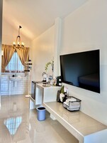 Twin Room | In-room safe, free WiFi, bed sheets