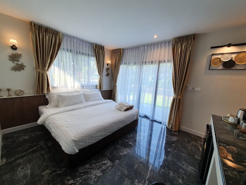 Bannjamjuree Resort Sattahip