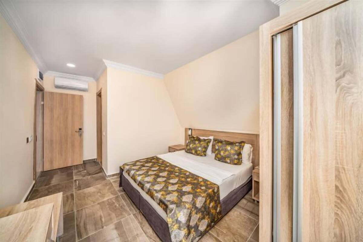 Soundproofing, free cots/infant beds, free WiFi, bed sheets