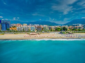 Private beach, sun-loungers, beach umbrellas - Arsi Paradise Beach Hotel (Alanya)