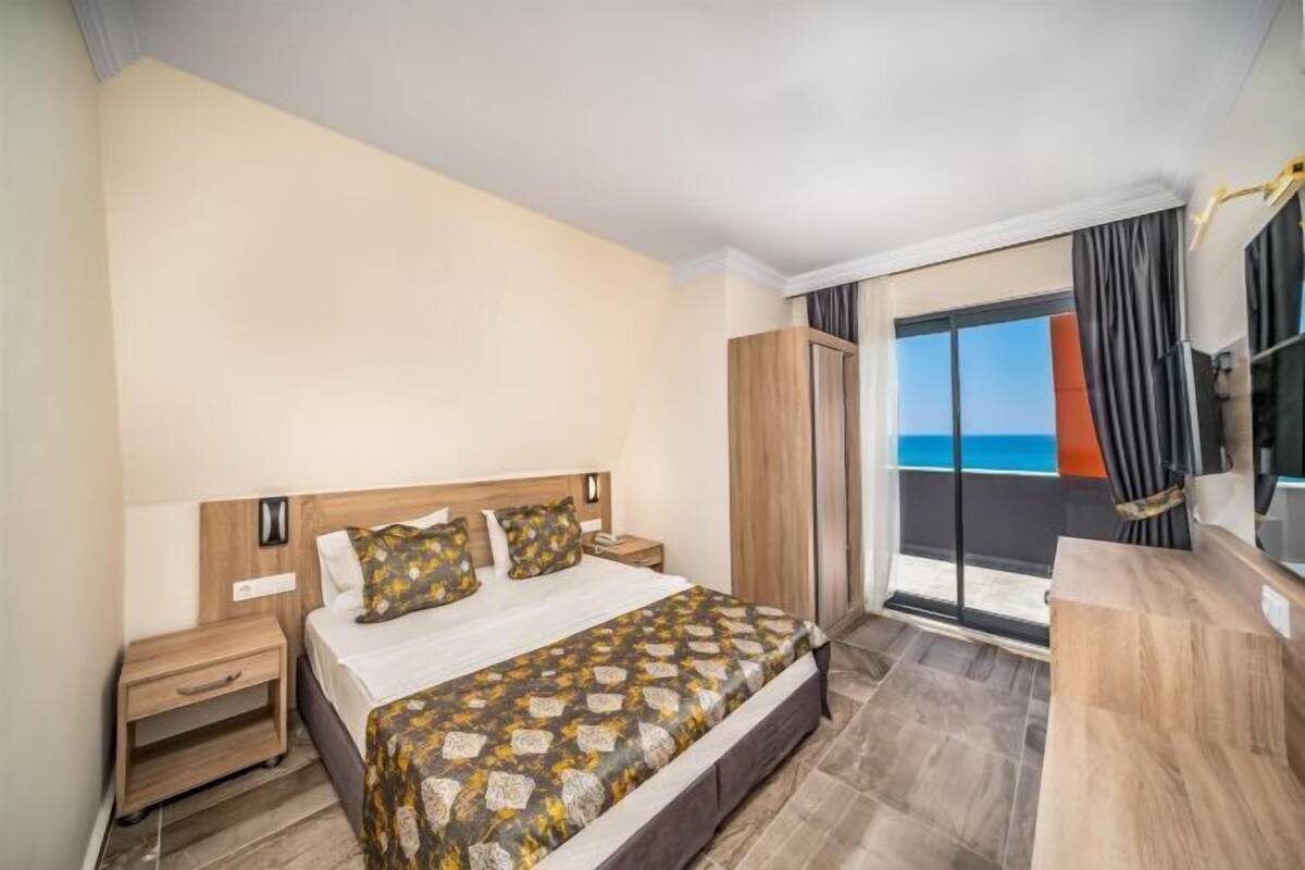 Soundproofing, free cots/infant beds, free WiFi, bed sheets
