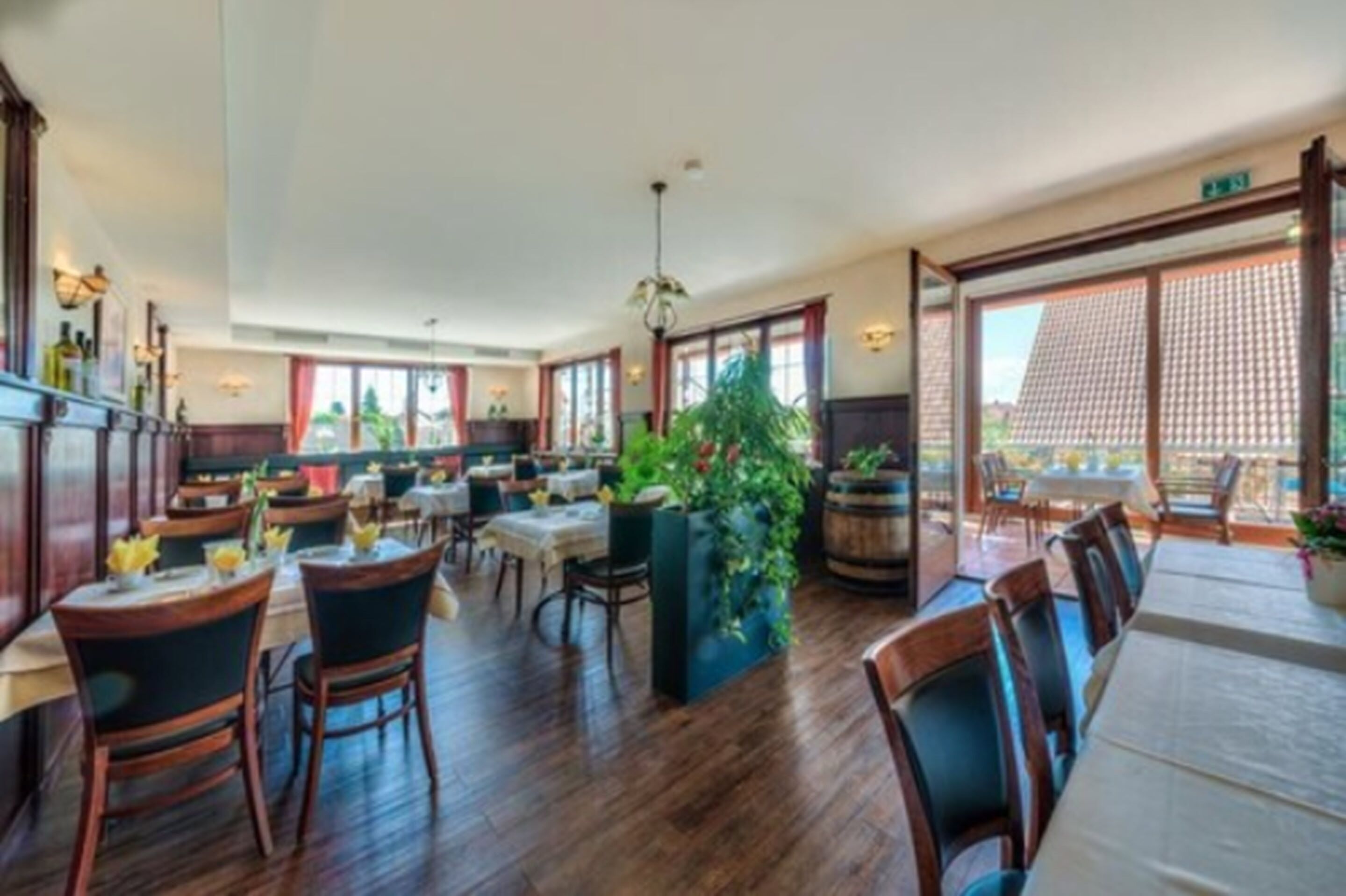 Daily buffet breakfast for a fee