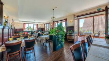 Frukostbuffé varje dag mot avgift