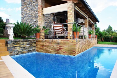 newly built house luxury finishes 3 floors 145 meters and pool