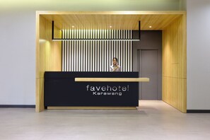 Reception - favehotel Karawang (Karawang)