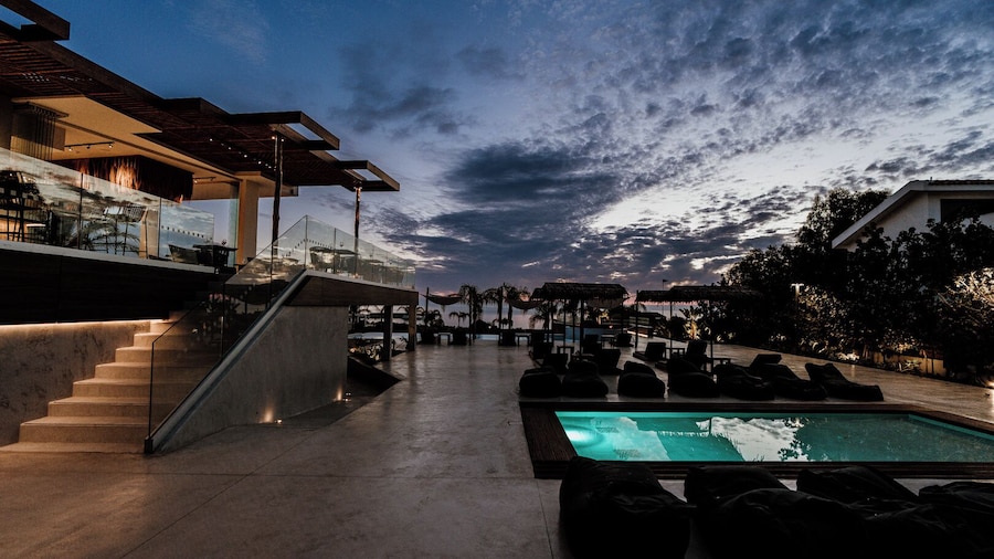Cavo Zoe Seaside Hotel