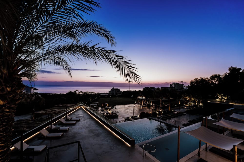 Cavo Zoe Seaside Hotel