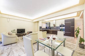 Superior Apartment | Private kitchen | Full-sized fridge, oven, stovetop, coffee/tea maker - Keramikos Flower Power Residence (Athens)