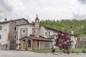 Exterior - Tenuta Armonia (Clavesana)