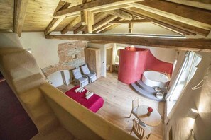 Suite superior | Insonorización, wifi gratis y ropa de cama