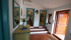 Appartamento, 2 camere da letto | Area soggiorno | TV a schermo piatto