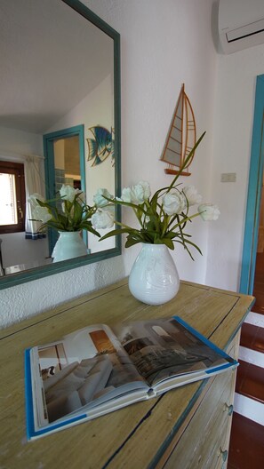 Appartamento, 2 camere da letto | Area soggiorno | TV a schermo piatto