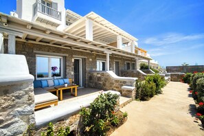 Front of property - Overview Mykonos Apartments (Mykonos)