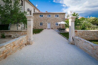Stone house Furlani with a lovely garden