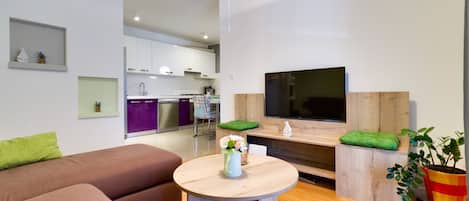 Apartment | Wohnbereich | Flachbildfernseher