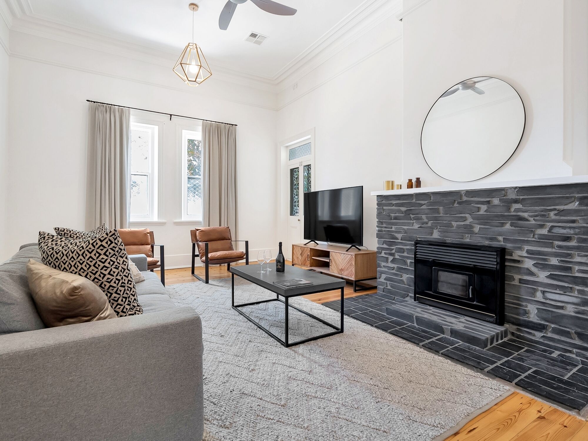 TV, fireplace