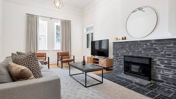 TV, fireplace
