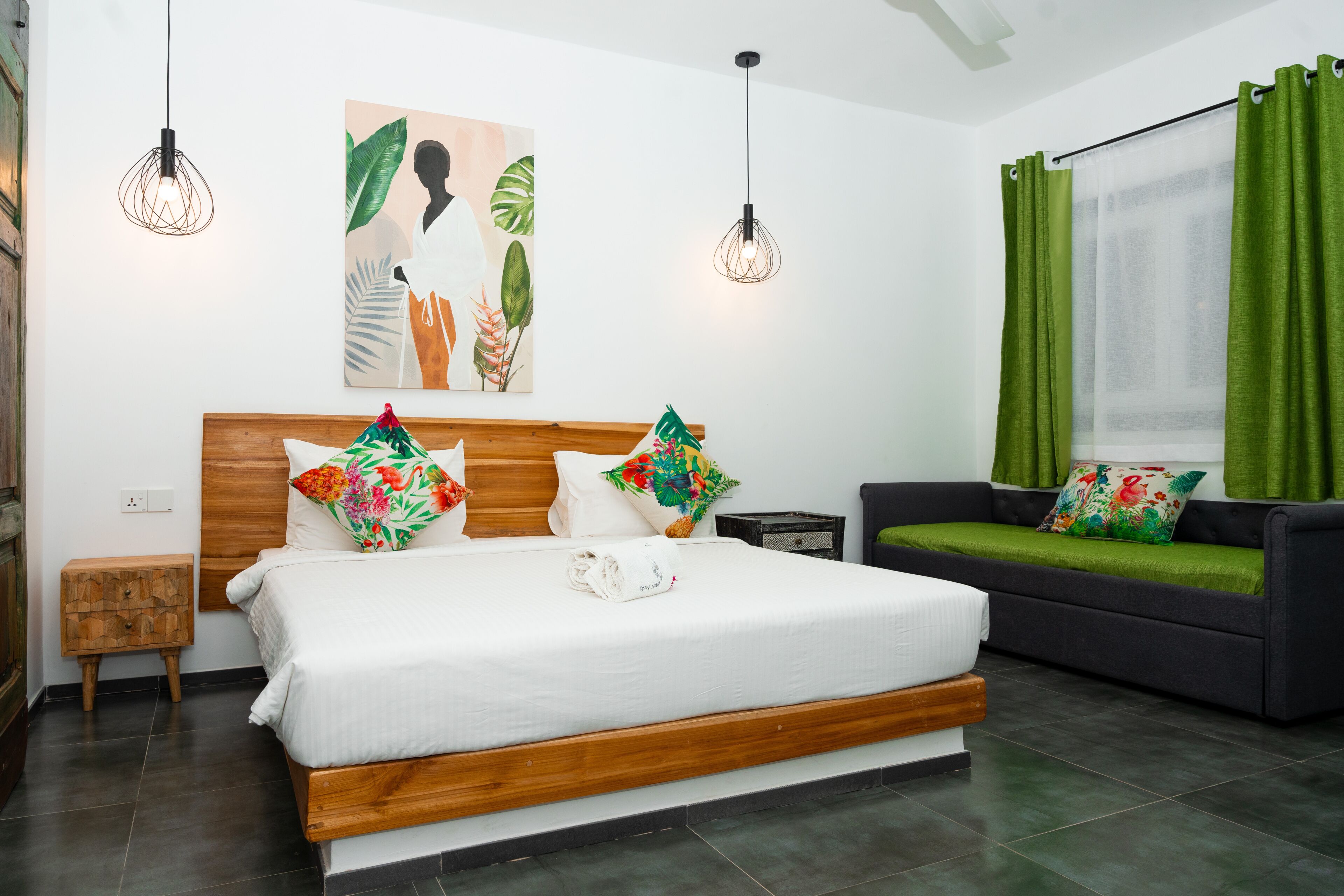 Comfort kamer | Luxe beddengoed, een minibar, een kluis op de kamer, een bureau