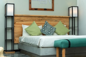 Kamar Superior | 1 kamar tidur, seprai premium, brankas, dan meja kerja