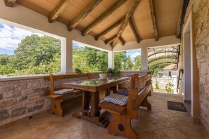 House, 3 Bedrooms | Terrace/patio
