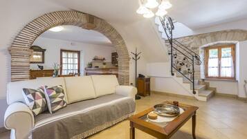 Hus - 3 soveværelser | Stue | Fladskærms-tv