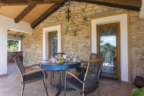 House, 3 Bedrooms | Terrace/patio