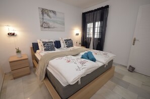 2 bedrooms, iron/ironing board, WiFi, bed sheets