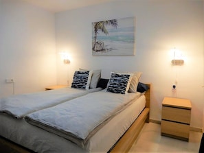 2 bedrooms, iron/ironing board, WiFi, bed sheets