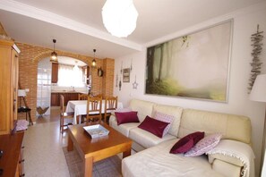 TV - Maldo House. Bright, super equipped, spacious, very good orientation (Tarifa)