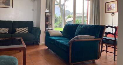 Charming 3-Star Beach House, Ideal for Families, with Garden and Parking