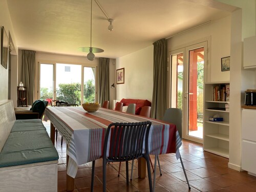 Charming 3-Star Beach House, Ideal for Families, with Garden and Parking