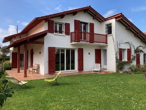 Exterior - Charming 3-Star Beach House, Ideal for Families, with Garden and Parking (Hendaye)