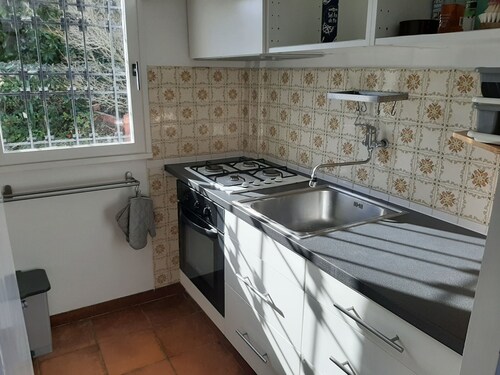 Charming 3-Star Beach House, Ideal for Families, with Garden and Parking