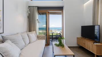 Superior Suite, Sea View (Split Level) | Soundproofing, iron/ironing board, free WiFi, bed sheets