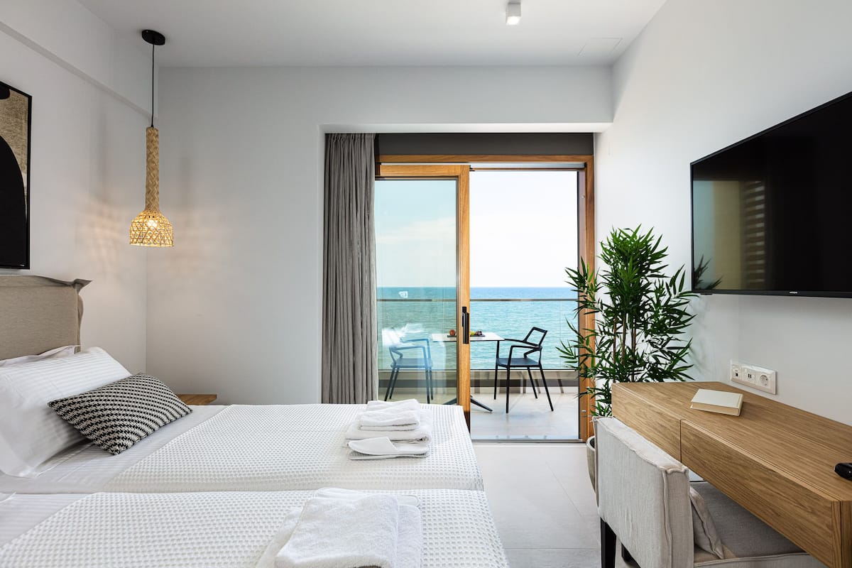 Superior Studio, Sea View | 1 bedroom, soundproofing, iron/ironing board, free WiFi