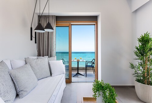 North Coast Seaside Suites