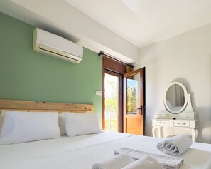 Hypo-allergenic bedding, free minibar items, blackout drapes - Cesmeli Boutique Hotel (Cesme)