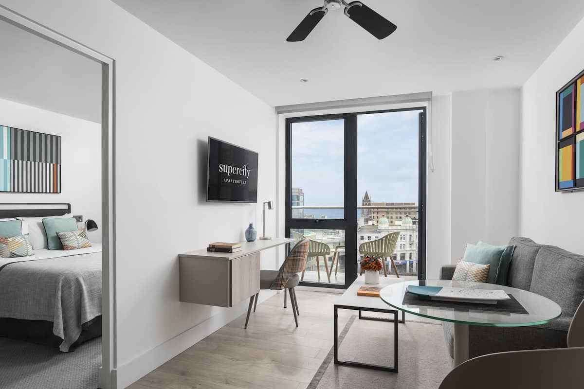 Suite, 1 chambre, balcon, vue sur la mer | 1 chambre, draps en coton égyptien, literie de qualité, coffre-fort