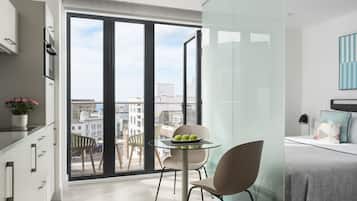 Studio Suite, Balcony, Sea View | Egyptian cotton sheets, premium bedding, in-room safe