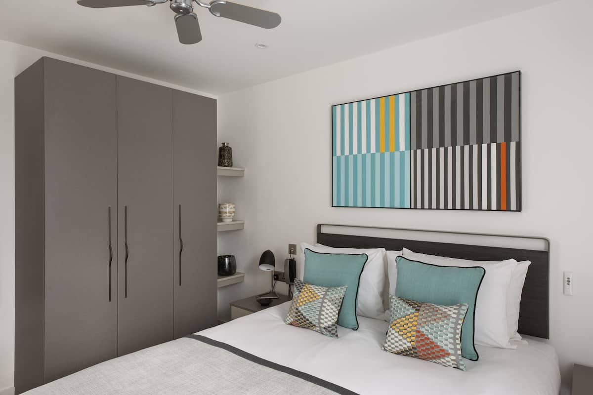 Egyptian cotton sheets, premium bedding, in-room safe