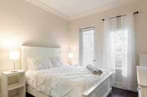 1 soverom, skrivebord, strykejern/-brett og wi-fi