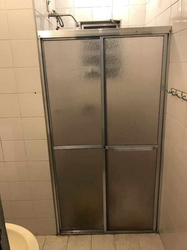 1 quarto, ferros/tábuas de passar roupa, Wi-Fi, roupa de cama