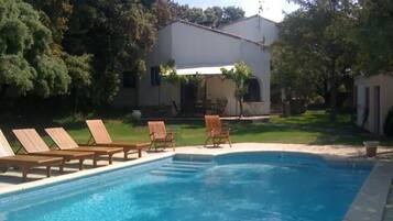 Piscine extérieure, piscine chauffée