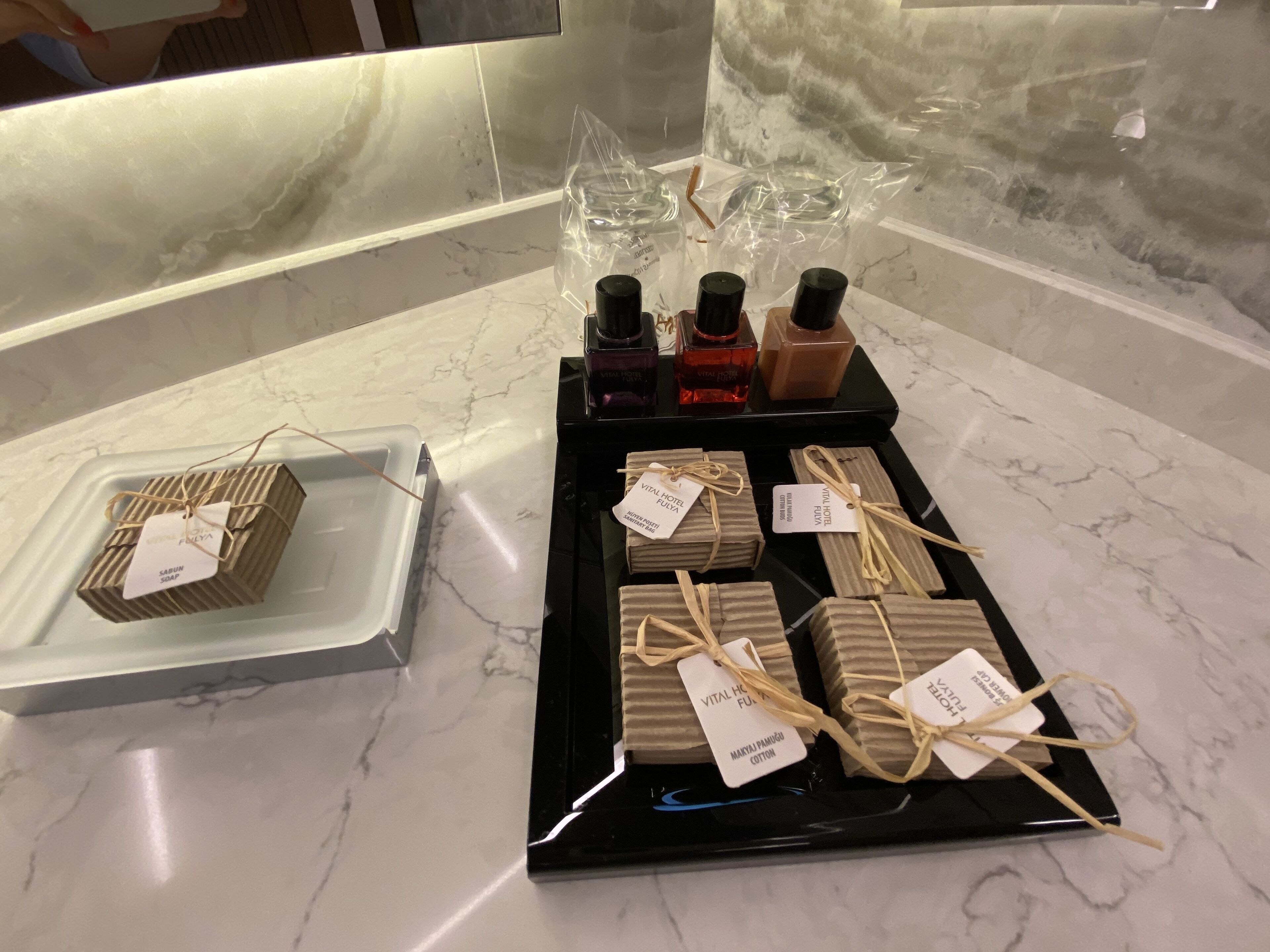 shower, rainfall showerhead, free toiletries, hair dryer